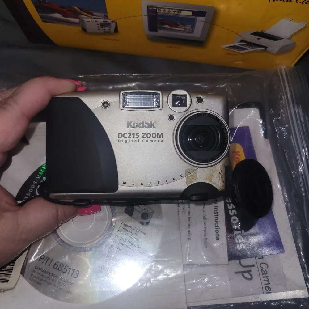 KODAK DC215 ZOOM VINTAGE DIGITAL CAMERA W/BOX CABLES MANUALS USED WORKS